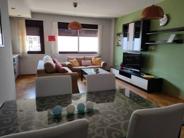 Moderno y amplio apartamento en Valdeolleros, Córdoba. - Imagen 2
