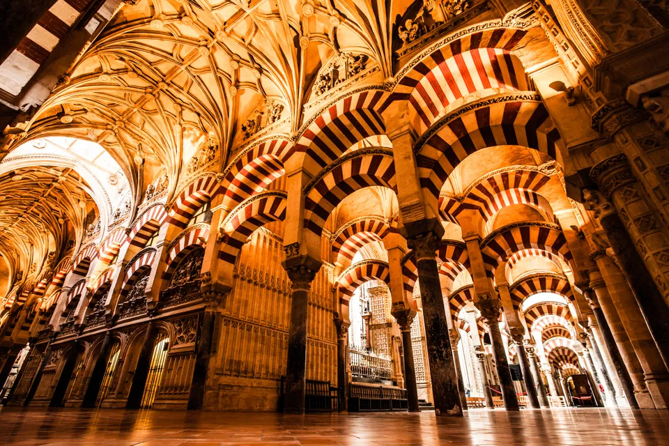 Arcos de la mezquita de Córdoba. Mezquita catedral.